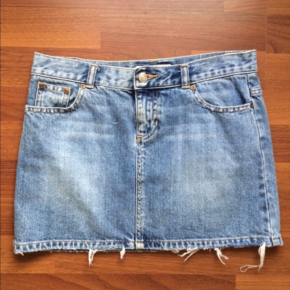 NWOT Old Navy Distressed Jean Skirt