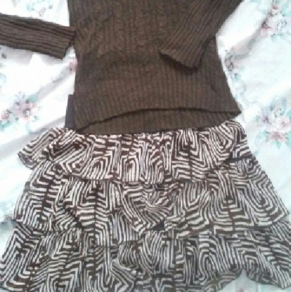 Great outfit! Shirt is Aeropostale.