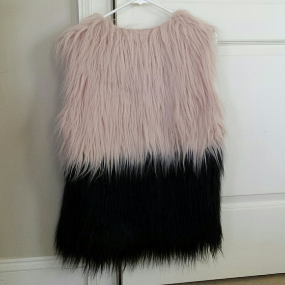 Fur vest, never worn, tags on. - Picture 2 of 3