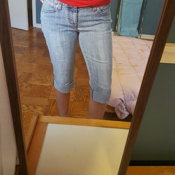 Light-wash Denim Capris