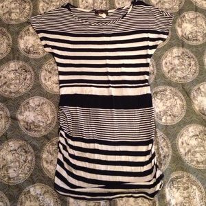 Navy/white maternity tee
