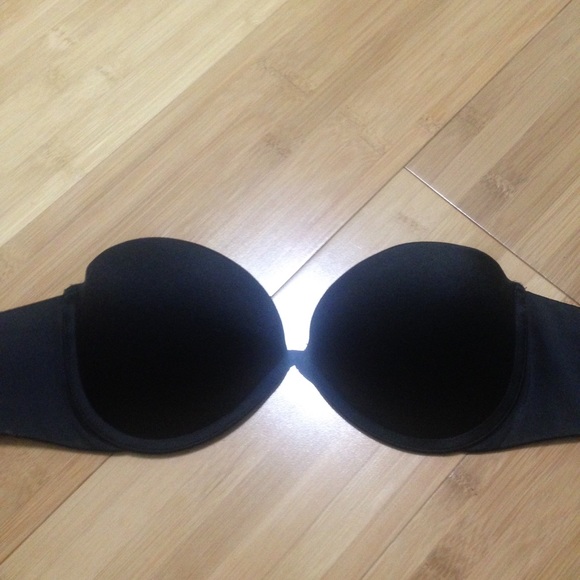 Black push up strapless bra