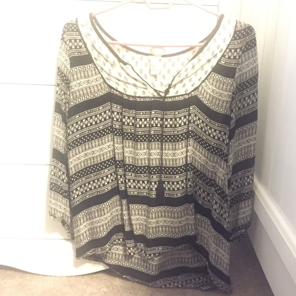 Forever 21 Aztec Design Peasant Shirt