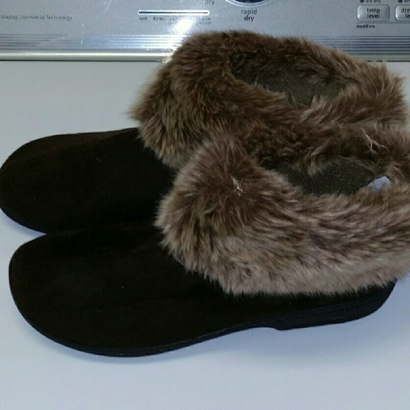 FINAL PRICE DROP  SLIPPERS