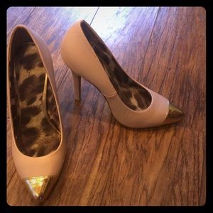 Blush pumps with gold metallic tip detailing