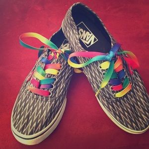 Vans chevron design size 6
