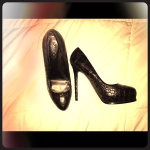 Black Aldo Heels