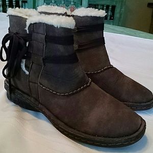 Apres by LAMO ankle boots. New In Box