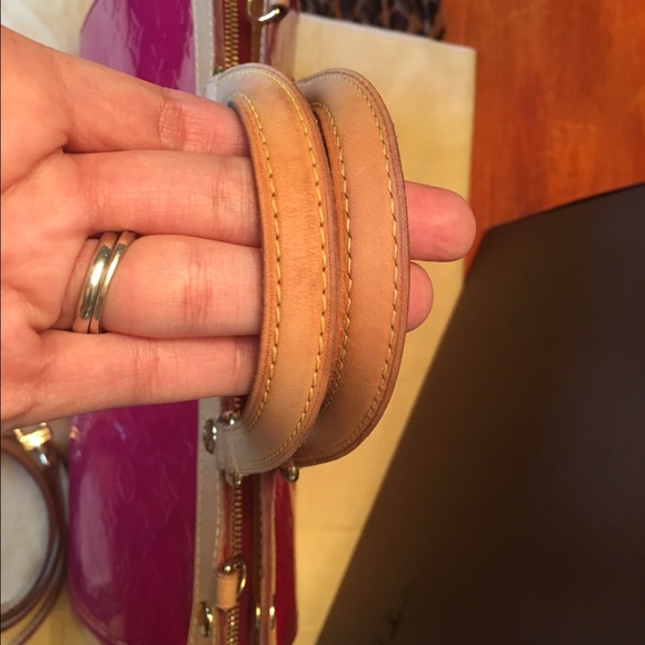 Auth Louis Vuitton Brea Vernis MM Indian Rose - Picture 2 of 4