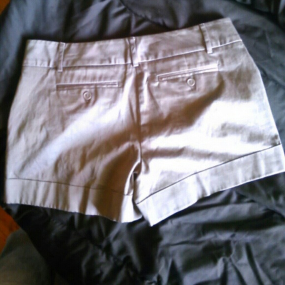 Shorts - Picture 3 of 3