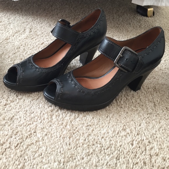 Brand New Clarks black heels