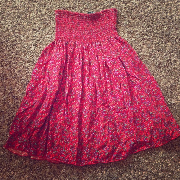 💥 SALE 💥 red floral mini strapless sun dress