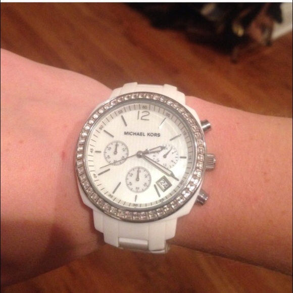 White Michael Kors watch - Picture 1 of 2