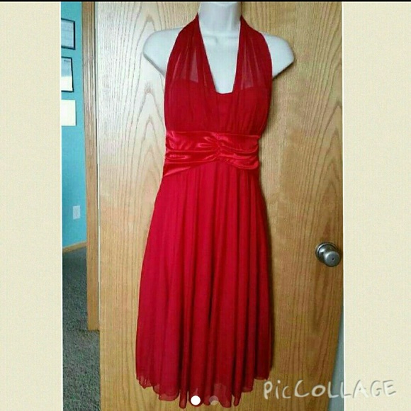 XOXO RED DRESS - Picture 1 of 2