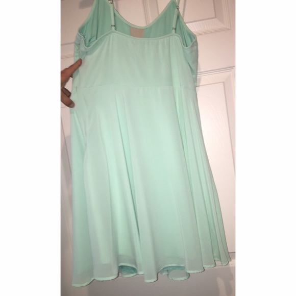 Francesca's: Mint Dress with mesh cutout - Picture 4 of 4