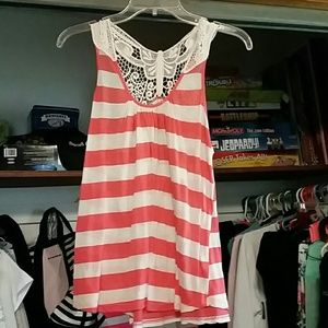 Flowy shirt with lace on back