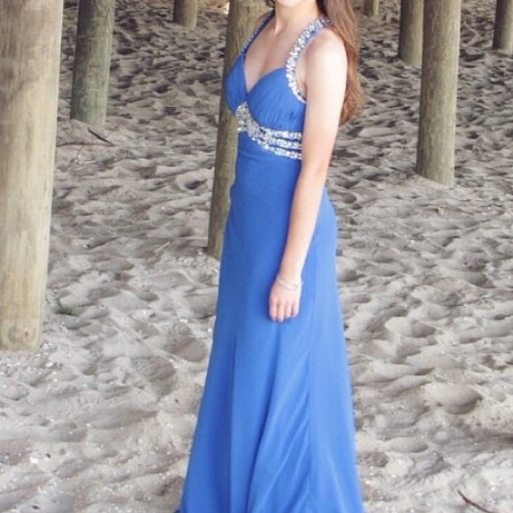  Faviana Prom Dress 7118  - Picture 2 of 4