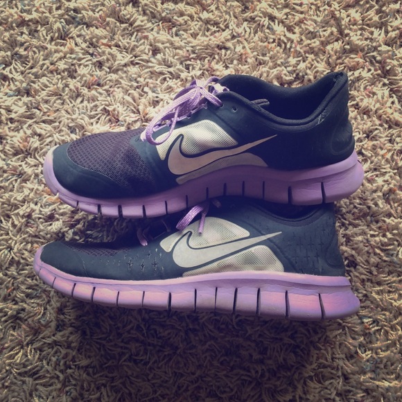 Nike Shoes - Nike tennis shoes