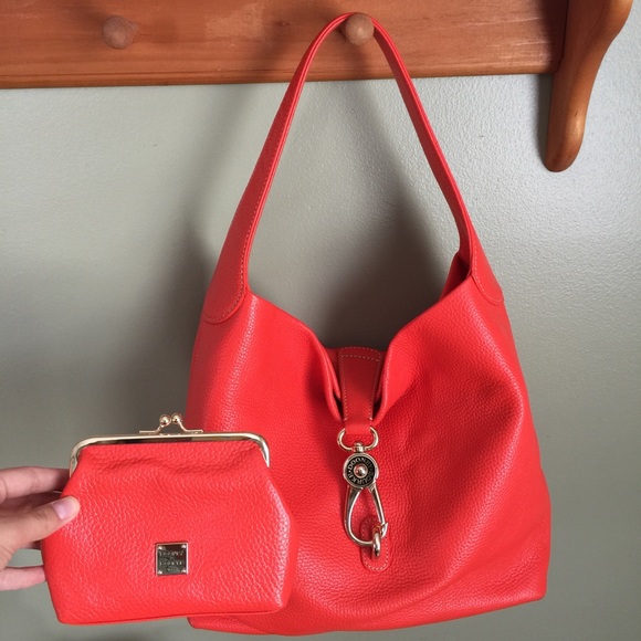 Dooney & Bourke purse - Picture 1 of 4