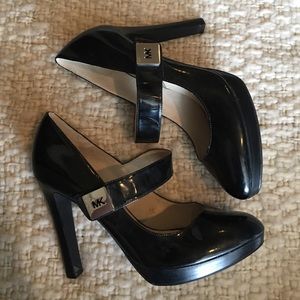 Michael Kors black leather patent pumps size 10