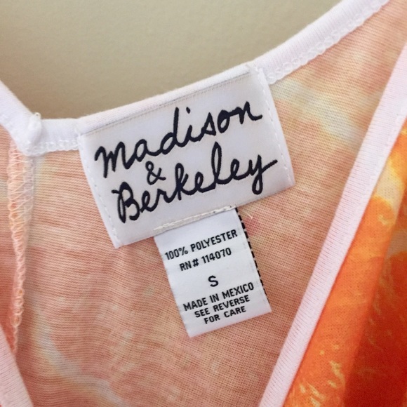 🚫SOLD🚫 Orange flowy tank - Picture 2 of 2