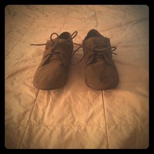 Never been worn brown suede Oxford flat shoe
