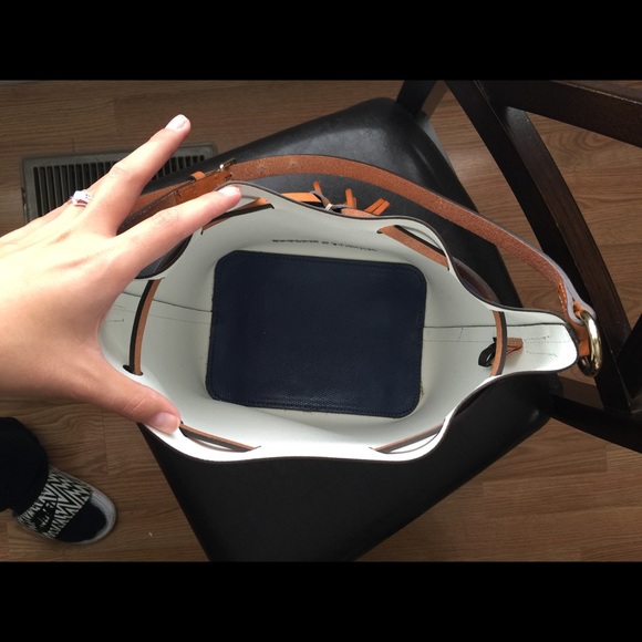 Dooney & Bourke bucket purse - Picture 3 of 4