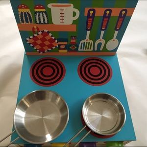 MELISSA & DOUG PORTABLE STOVE SET
