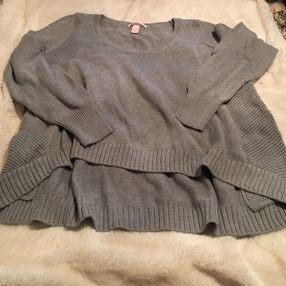 Sold cassidycj8 Grey & Black sweater & sweatshirt