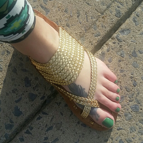 Chinese laundry sandals 8.5