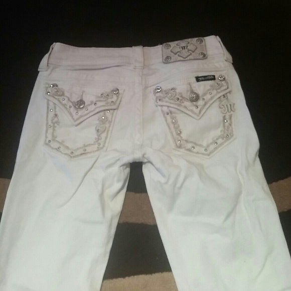 White miss me jeans
