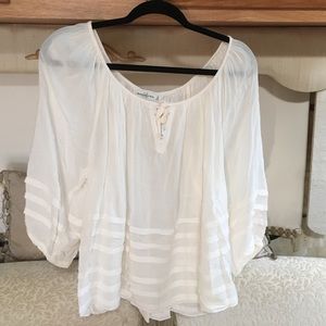 NWOT Abercrombie and Fitch Cream shirt size medium