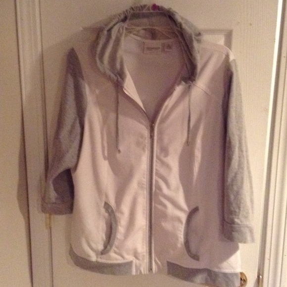 Chico's Zenergy jacket size 2