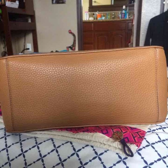 Tory Burch Pebbled Robinson - Picture 2 of 3