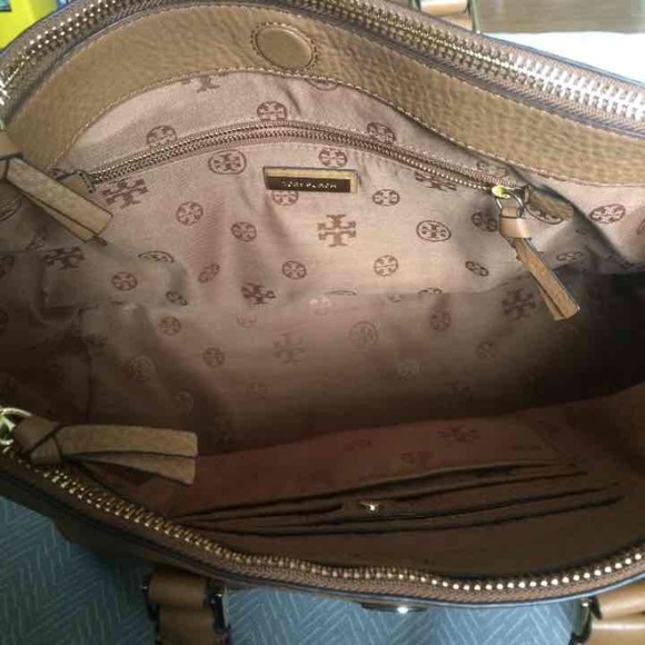 Tory Burch Pebbled Robinson - Picture 3 of 3