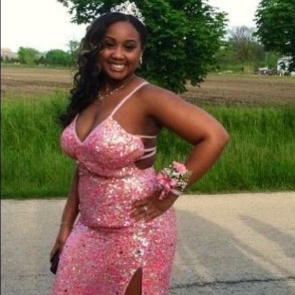 Prom dress - Picture 2 of 4