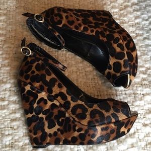 Jessica Simpson leopard wedge size 7.5