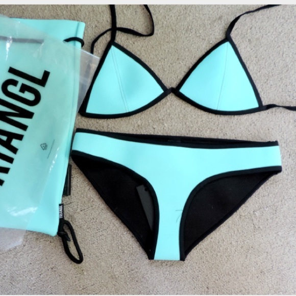 Triangl Bikini.