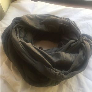 Lululemon gray Diversity scarf