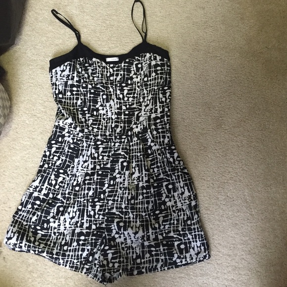 Black and White Romper with pockets