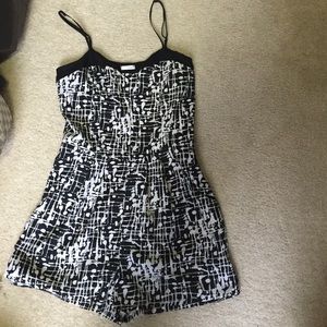 Black and White Romper with pockets