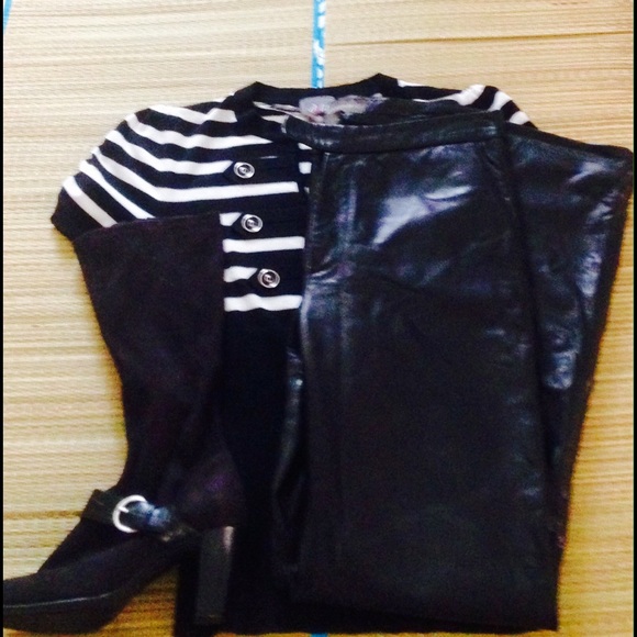 Dots Tops - โญ๏ธ Cute Black & White Striped Sweater Dots Tops - โญ๏ธ Cute Black & White Striped Sweater