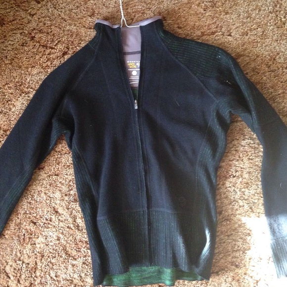 Mountain hardware full zip