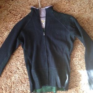 Mountain hardware full zip