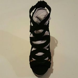 Strappy wedge Shoes