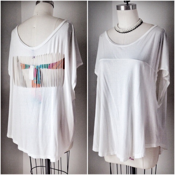 ❌SOLD!❌LF Cutout Back White Oversize Tee - Picture 3 of 3