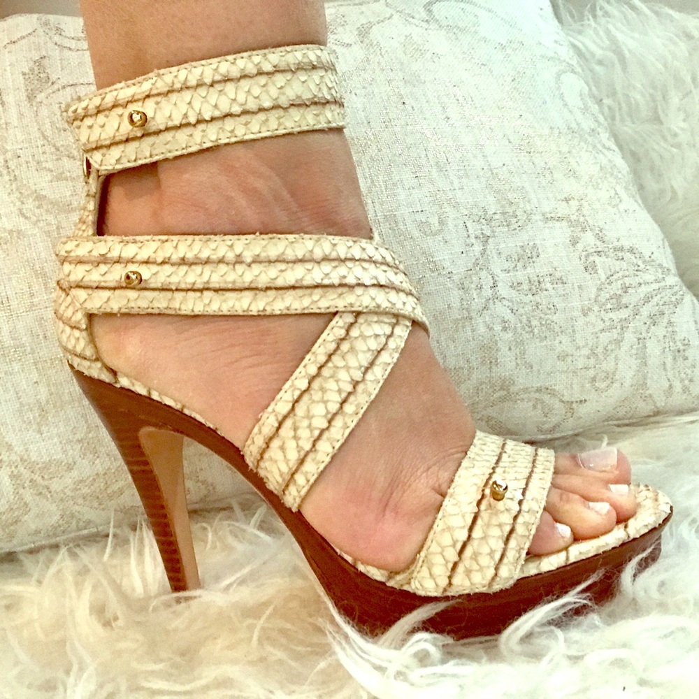 👠🎉PRICE DROP! Snakeskin Joan and David heels