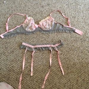 Bra w matching garter