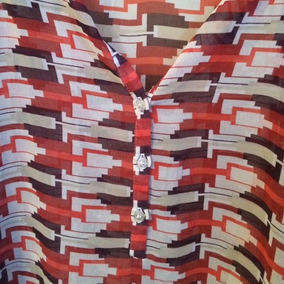 Patterned Blouse - Picture 3 of 4