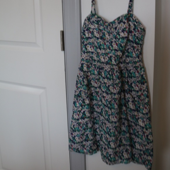American Eagle Sweetheart Neckline Floral Dress